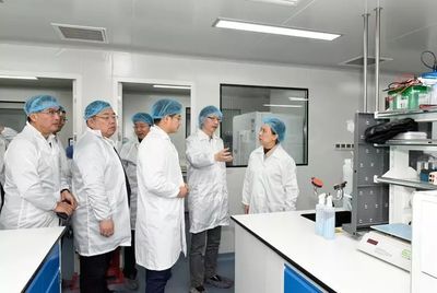 上海市委組織部副部長(zhǎng)冷偉青一行調(diào)研臨港浦江國(guó)際科技城民營(yíng)高科技企業(yè)與科技企業(yè)孵化生態(tài)